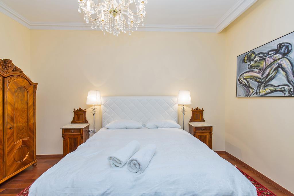 Luxury Seafront Banje